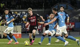 Милан разпиля Наполи на стадион "Диего Армандо Марадона"