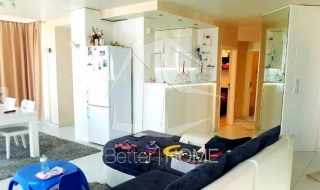 Българска фолкпевица продава жилището си (СНИМКИ)