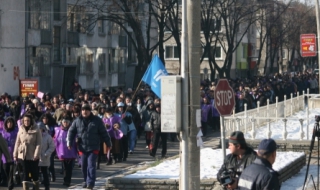 Стачката във ВМЗ-Сопот продължава