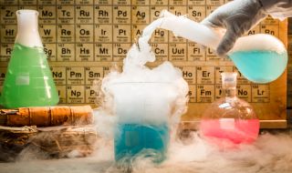 Защо премахват най-важния химичен елемент от Менделеевата таблица?