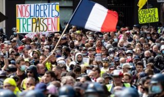 Френските власти отстъпиха