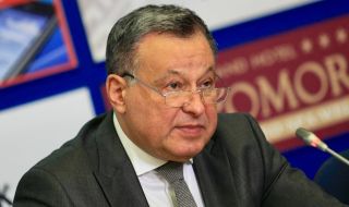 Посланик Москаленко намекна: Снабдяването на Украйна с български оръжия през трети страни продължава
