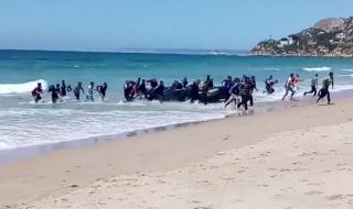 Изхвърлиха 150 мигранти зад борда