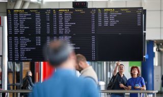 Заради силния вятър: Четири полета са пренасочени от София към Пловдив и Отопени, Румъния