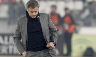 Моуриньо готви чистка, иска Балотели