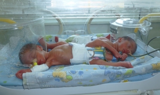 Тризнаци проплакаха отново в Бургас