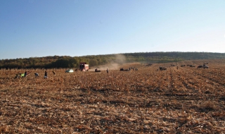 Китай иска да продава земеделска техника у нас