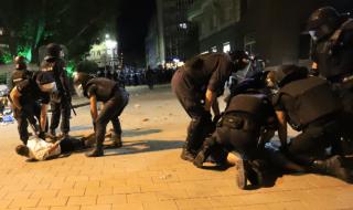 Над 60 арестувани след нощните сблъсъци