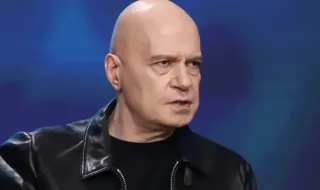 Слави Трифонов поиска прошка от Лили Иванова по телефона
