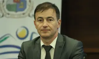 Андрей Ковачев пред ФАКТИ: Комично и тъжно е, че има порочно съревнование в РСМ кой се бори повече срещу българите