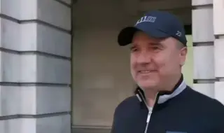 Цветомир Найденов възторжено аплодира гола на Георги Русев за България срещу Грузия