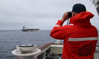 Белият дом: Задържаният от САЩ танкер Marinera е сложил руски флаг, за да заобиколи американските санкции