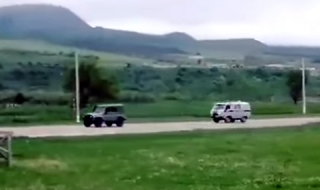 Бандитски УАЗ бяга от полицейски УАЗ