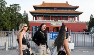 Китай въвежда безвизов режим за Канада и Великобритания