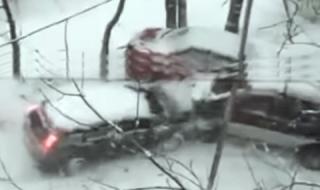 Компилация от катастрофи през зимата (ВИДЕО)