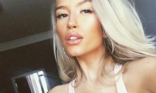 Тита изпоти мрежата с гореща СНИМКА