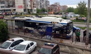 Тролей потроши спирка във Варна