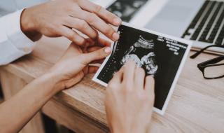 Гинеколог станал баща на 17 деца без знанието на майките им