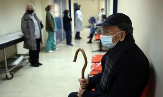 Болниците в Атина – пълни с болни от коронавирус