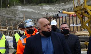 Заснеха премиера в смущаваща ситуация (СНИМКА)