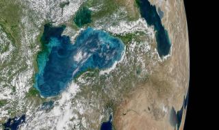 Тюркоазени вихри в Черно море (СНИМКА)