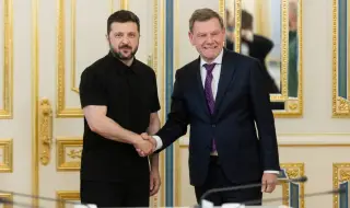 Die Welt: Зеленски направи дипломатически гаф с орден от по-низша степен за германския външен министър