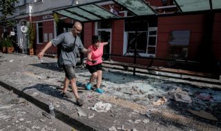 Чернигов обяви тридневен траур, след като 7 души, сред които шестгодишно дете, загинаха при руския ракетен удар 