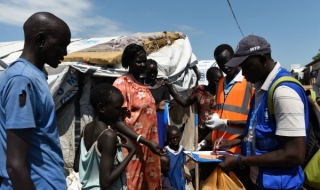 Бежанец си изяде паспорта, за да не го депортират