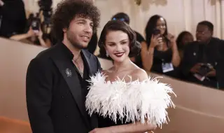 Селена Гомес разцелува мръсните крака на съпруга си (ВИДЕО)