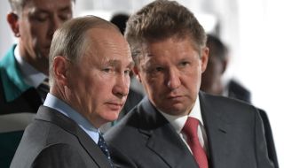 Шефовете на "Газпром" и "Роснефт" придружават Путин в Китай