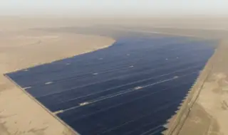 Откриха най-големия соларен парк в света (ВИДЕО)
