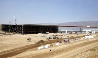 Tesla откри недостроената "Гигафабрика"