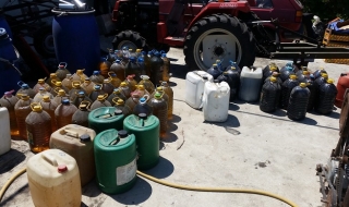 Задържаха нелегални алкохол и гориво