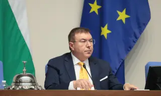 Костадин Ангелов предупреди: Ако БСП излязат от властта, предсрочните избори няма да са 8, а 16