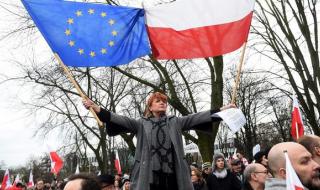 Полша на крак срещу оттеглянето на Истанбулската конвенция