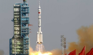 Китай ще покорява Луната с нов космически кораб
