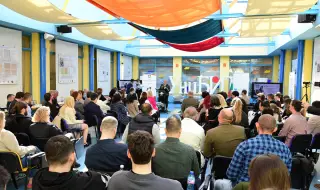 90 секунди за бъдещето: УниБИТ събра иновации, идеи и интелектуална собственост в научен маратон на смисъла