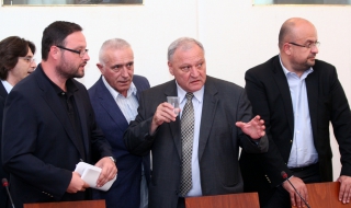 Цветанов да се оттегли от политиката