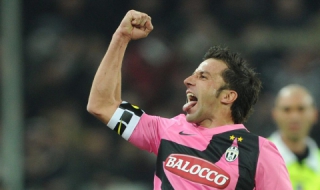 Дел Пиеро вкара комично попадение (видео)