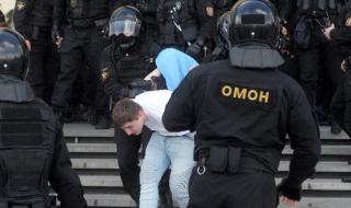 Бунтът продължава! 250 протестиращи са задържани в Минск (ВИДЕО)