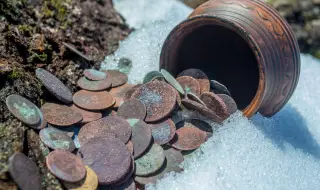 Откриха 40 000 римски монети в три големи амфори