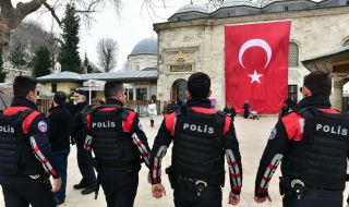  Анкара арестува 87 души, заподозрени във финансиране на ФЕТО 