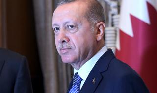 Портрет на Ердоган във всяко турско РПУ