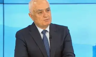 Атанас Запрянов: Изчаква се румънска фирма да уреди транспорта на БТР-ите за Украйна. В момента те са събрани в София