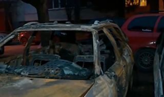 Продължават палежите на леки автомобили в София