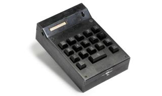 Продава се първият в света портативен калкулатор