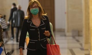 Захариева: Към момента не можем да подкрепим преговорната рамка на Северна Македония за ЕС