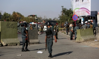 Двоен атентат в Кабул, отне десетки животи