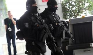 Арестуваха двама висши полицаи в София