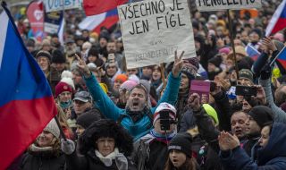 Хиляди чехи протестираха срещу мерките